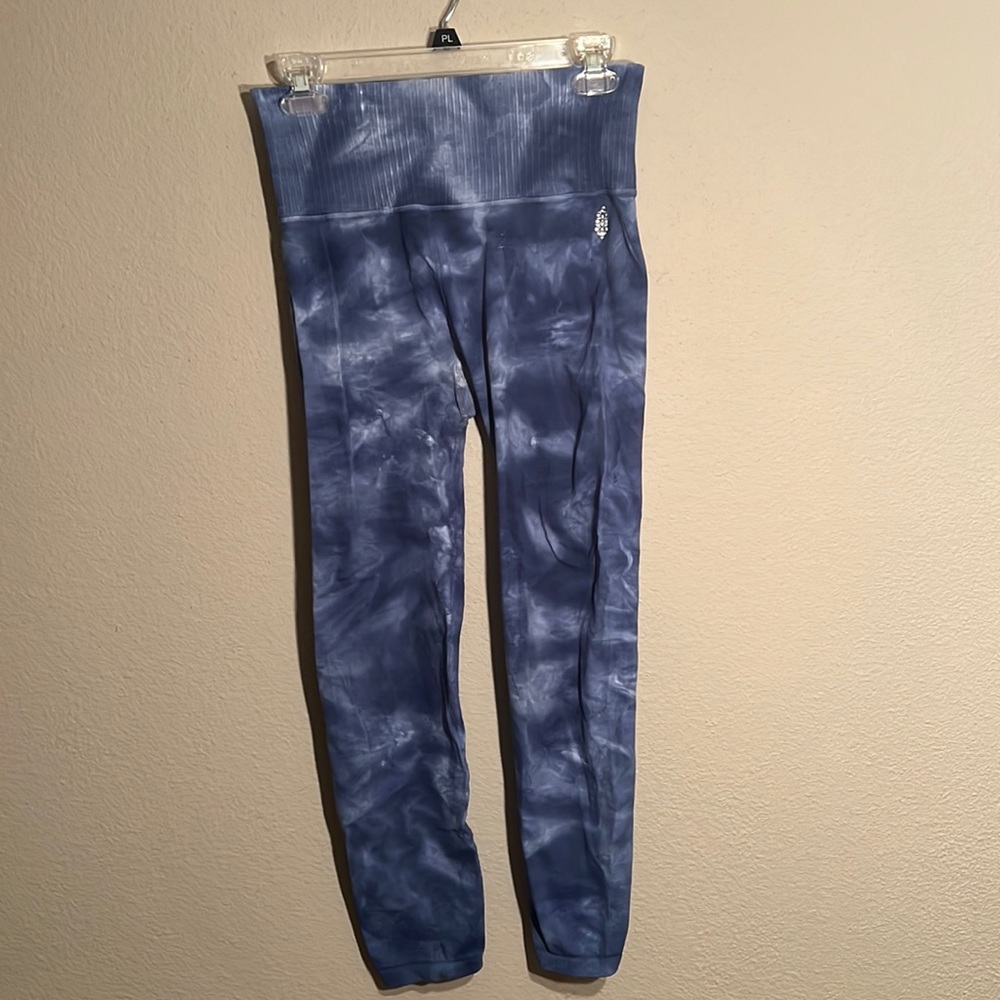 Free People- Good Karma 7/8 leggings - Blue Tie dye - M/L